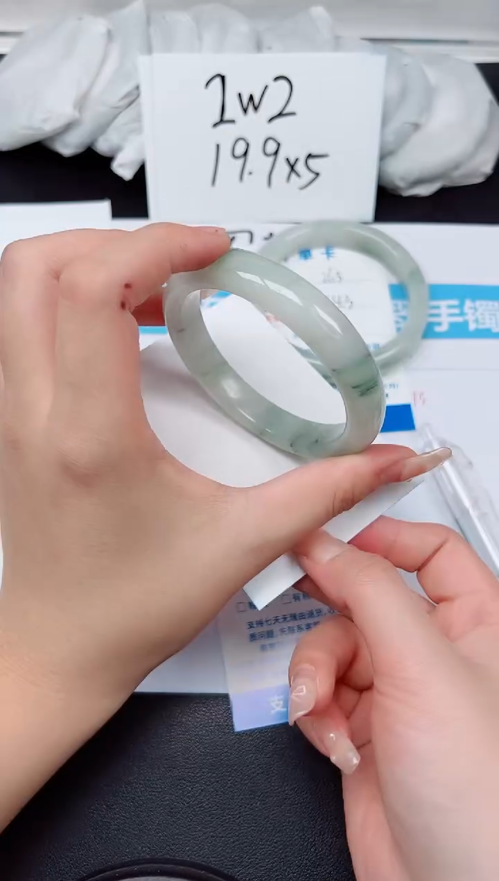 【闪购商品】石英质玉手镯未镶嵌G264-59.7