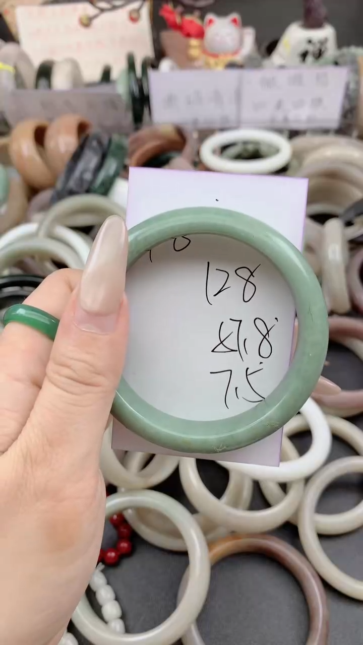 未镶嵌手镯石英质玉128