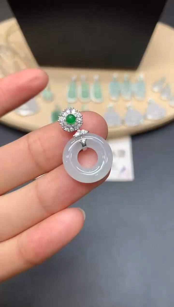 【闪购商品】翡翠吊坠(不含链)银S925镶嵌甜甜圈【多样性发其一】