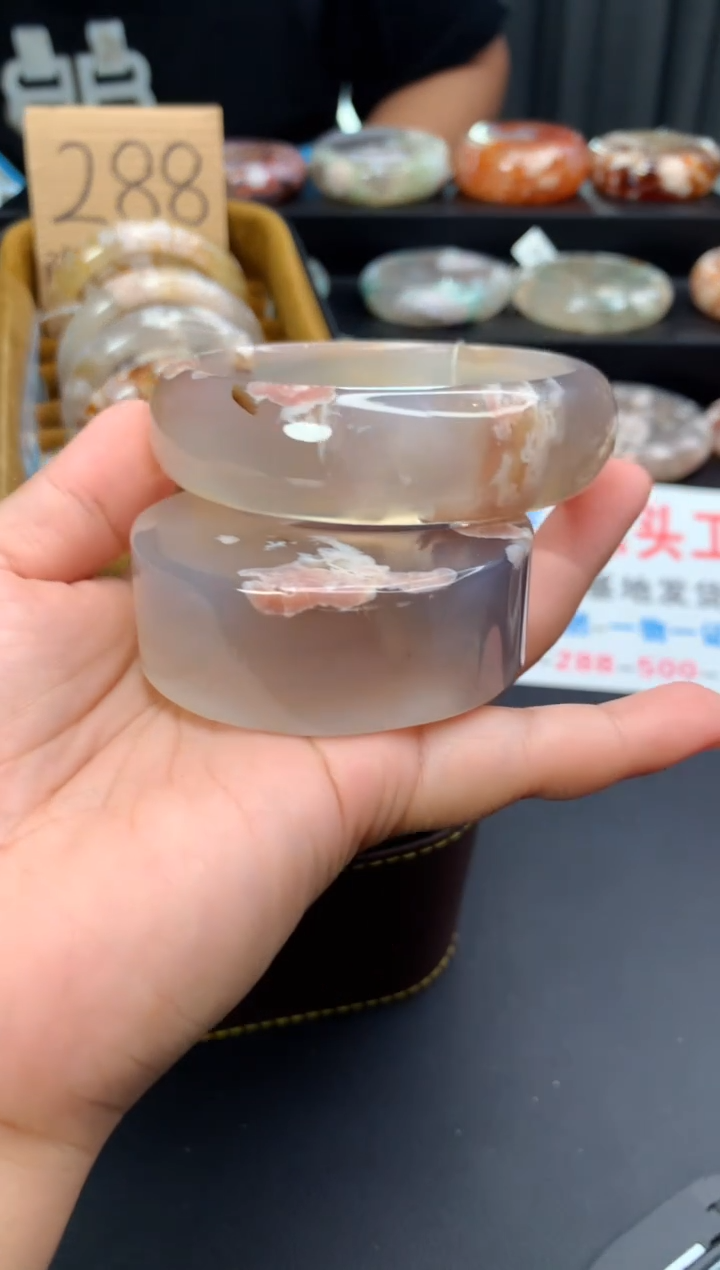 石英质玉手镯未镶嵌赠送镯心（圈口63