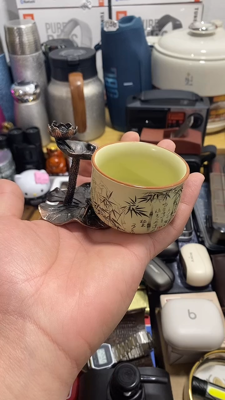 手工艺品琉璃蜗*闪购商品如图所示
