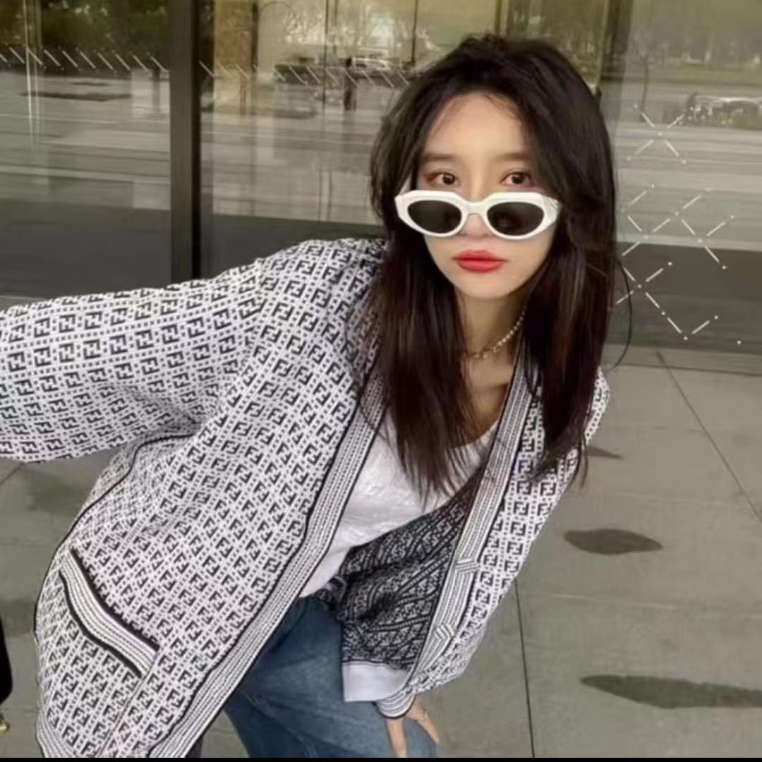 未使用 FENDI/芬迪 Fendi 老花满印针织开衫 黑白38