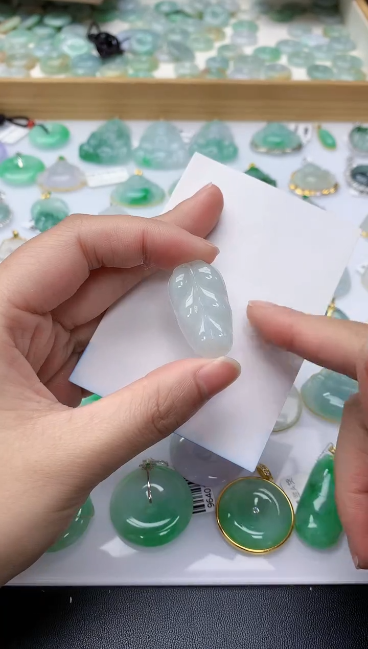 颈饰未镶嵌翡翠天然A货