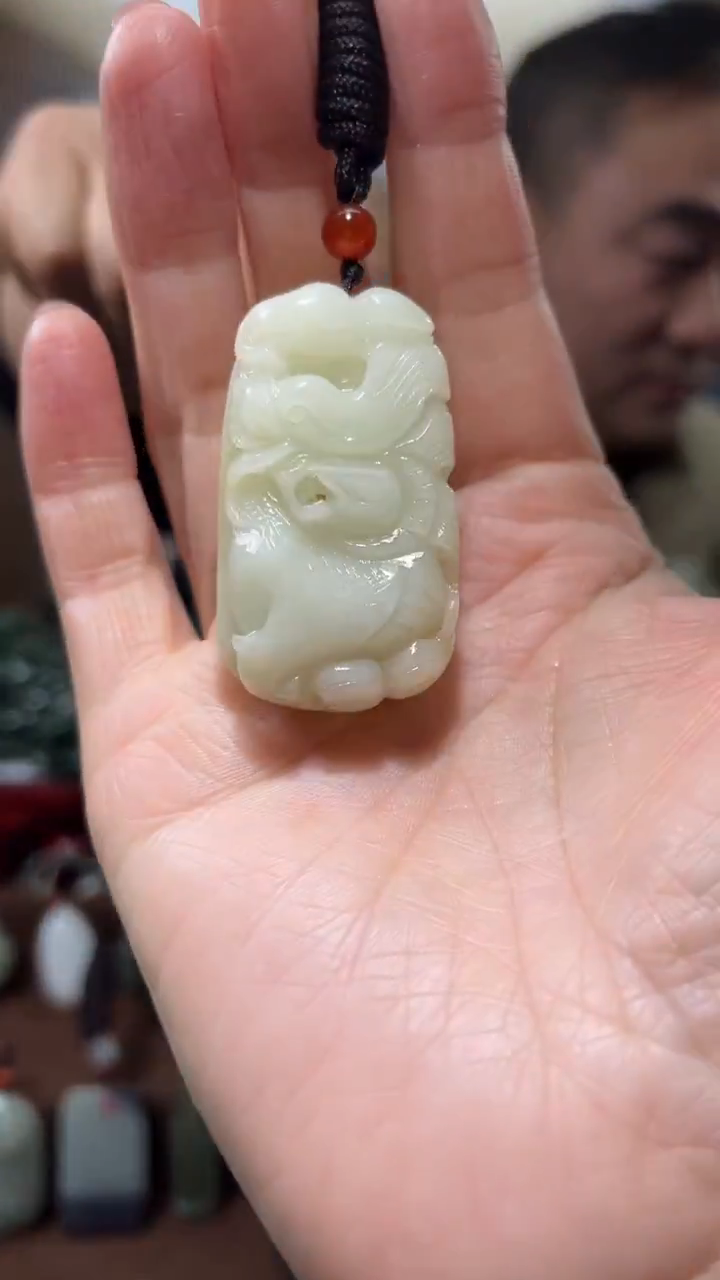 颈饰未镶嵌和田玉·