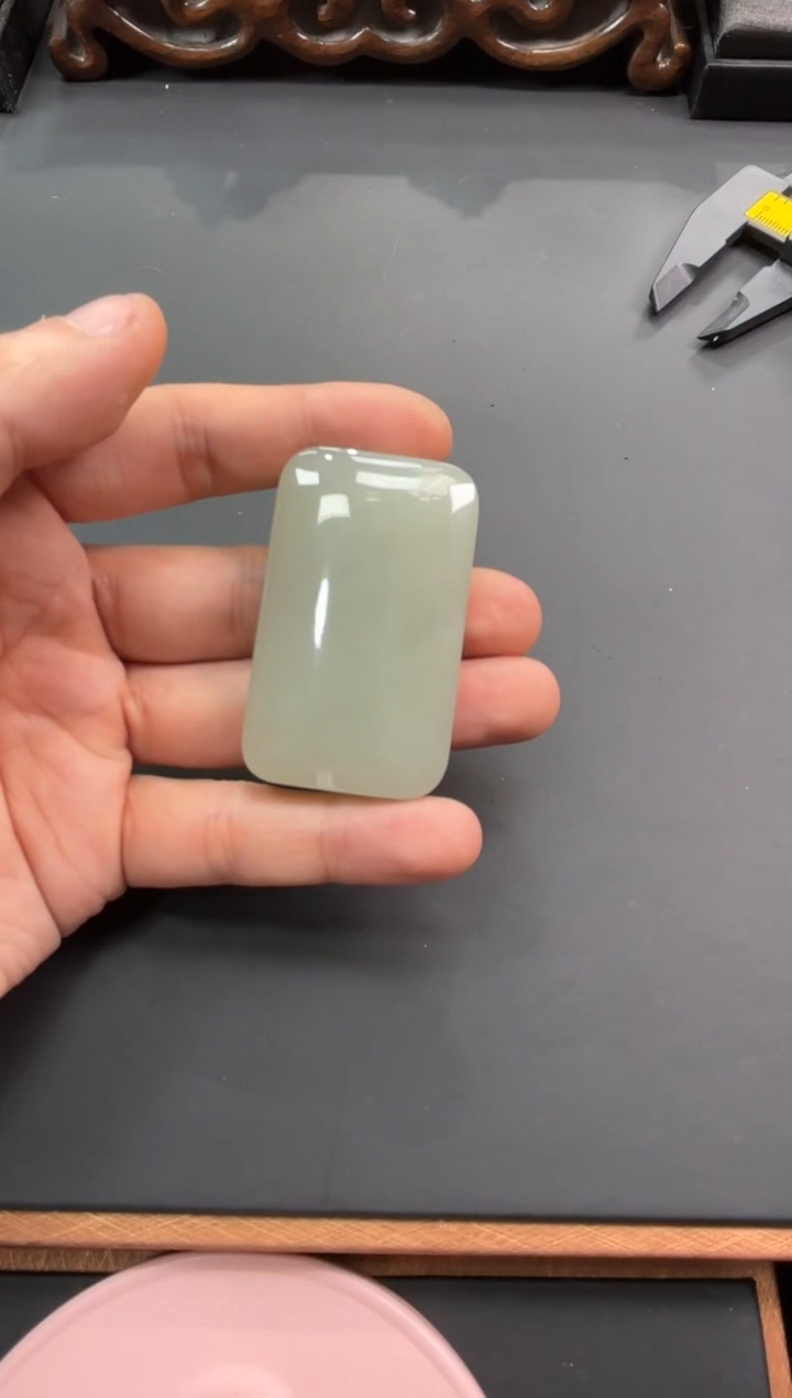 【闪购商品】和田玉吊坠(赠链)未镶嵌且末微色差近矿吊坠