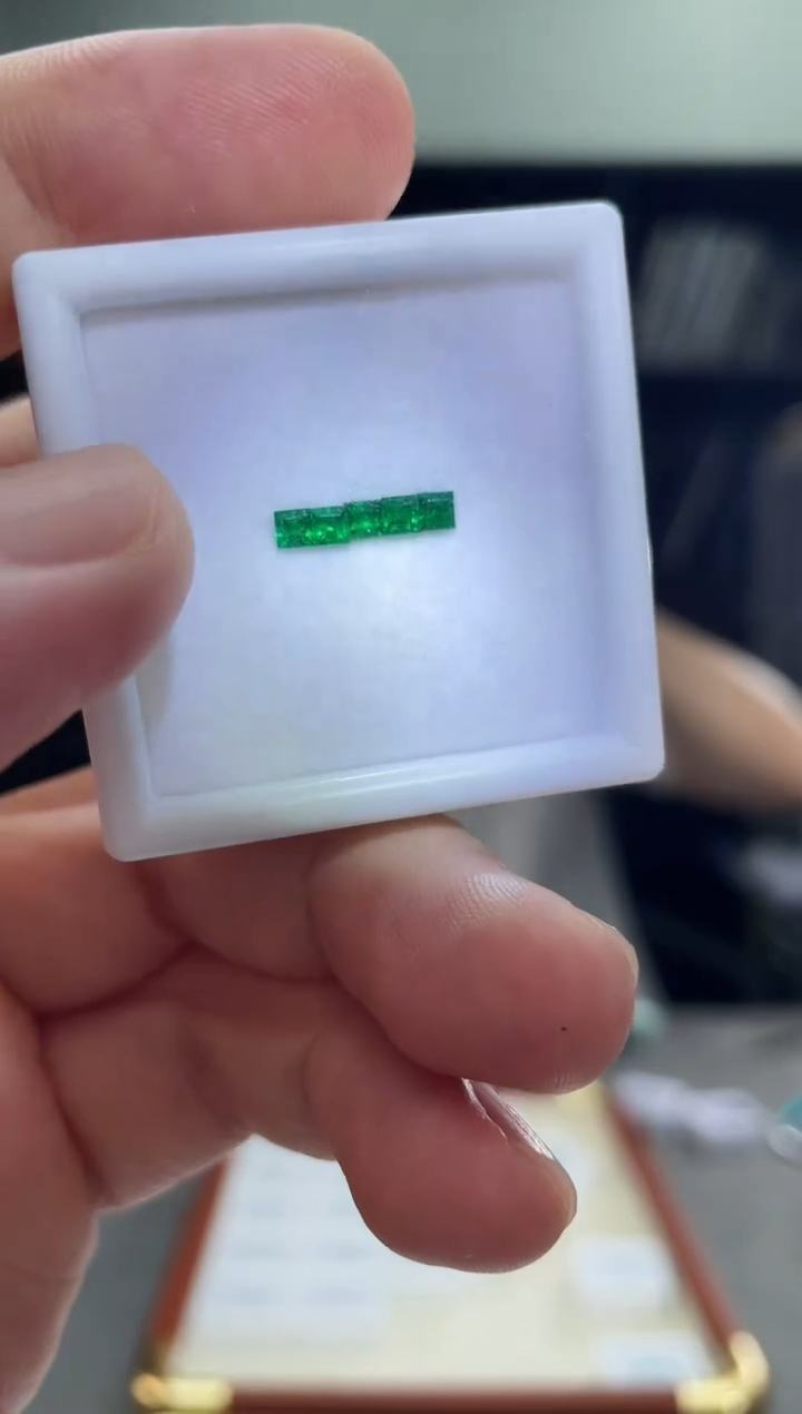 裸石祖母绿53.6分潘杰希尔祖母绿