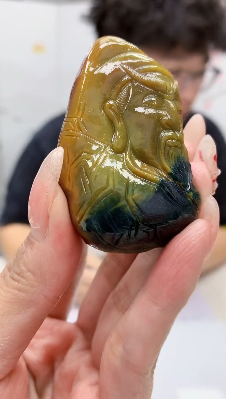 【闪购商品】定制翡翠未镶嵌4688MM-毛货挂件68