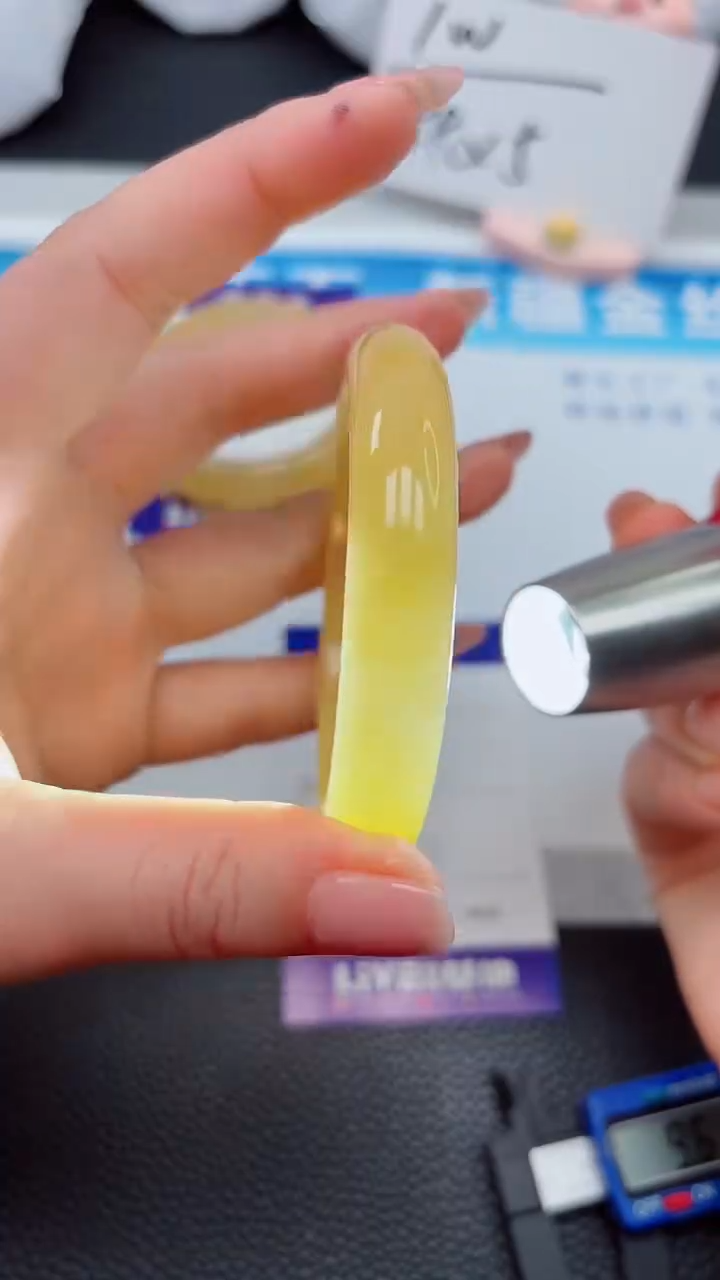 【闪购商品】石英质玉手镯未镶嵌156