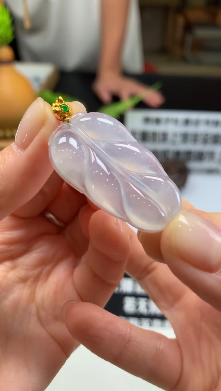 翡翠18K金镶嵌颈饰ᥫ**燕---3109