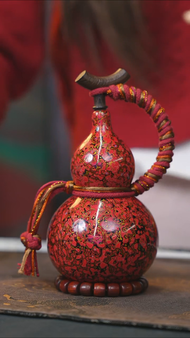 【闪购商品】WR264漆艺酒葫芦不包手串及旋转底座