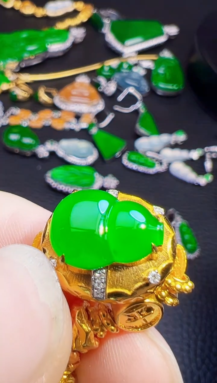 足金镶嵌手链翡翠我**奇翡翠