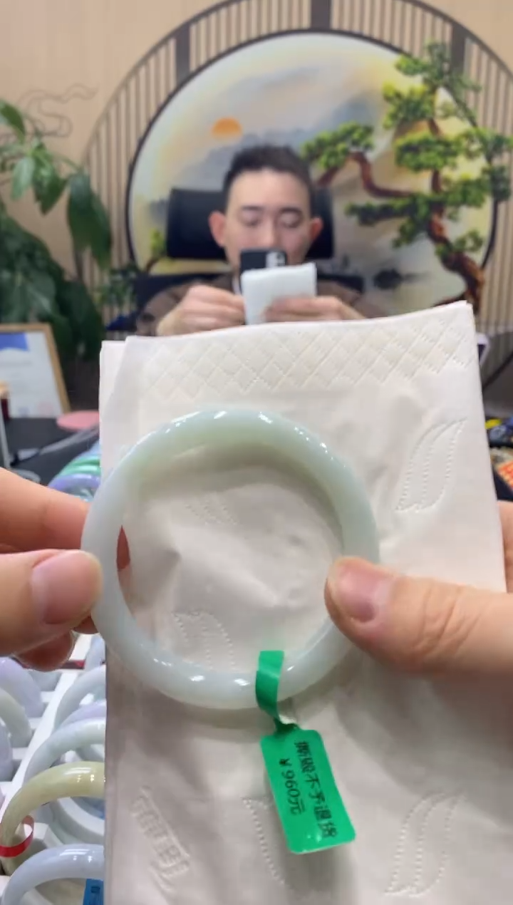 【闪购商品】翡翠手镯未镶嵌000014533