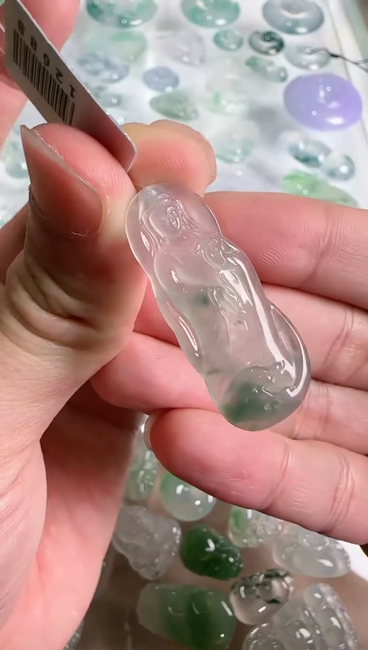 【闪购商品】翡翠吊坠(不含链)未镶嵌··