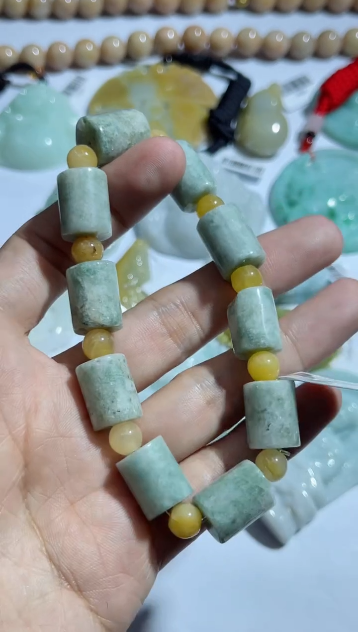 【闪购商品】翡翠颈饰未镶嵌00015044