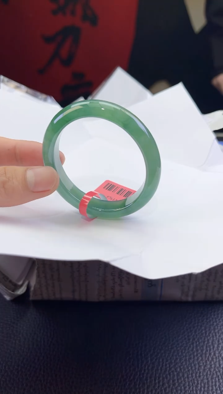 【闪购商品】翡翠手镯（贵妃镯）未镶嵌翡翠手镯