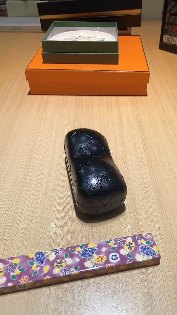 【闪购商品】瓷片锅碗瓢盆一件不剩 眼镜