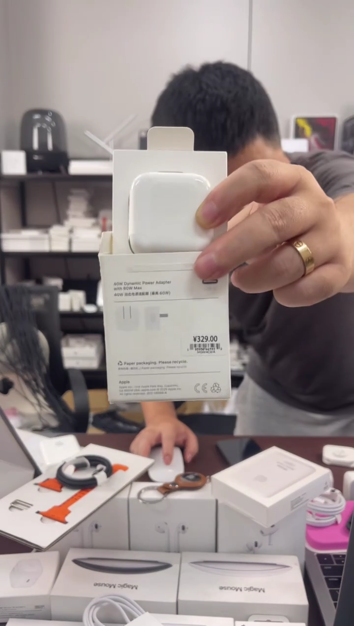 99新Apple苹果40国行带膜