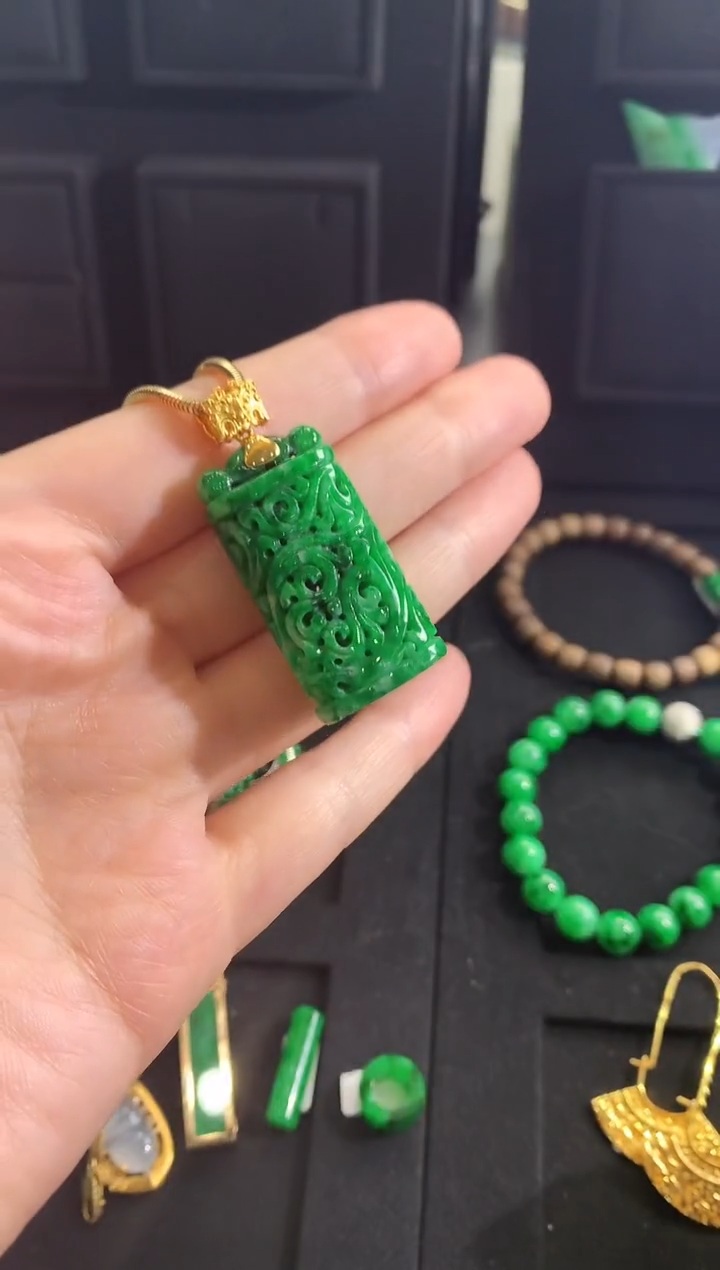 【闪购商品】翡翠吊坠(不含链)18K金镶嵌吊坠