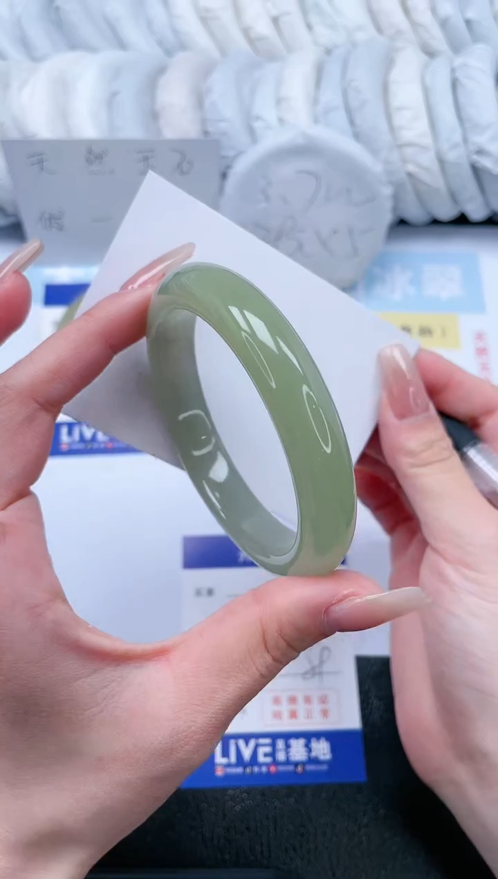 【闪购商品】石英质玉手镯未镶嵌T56-59