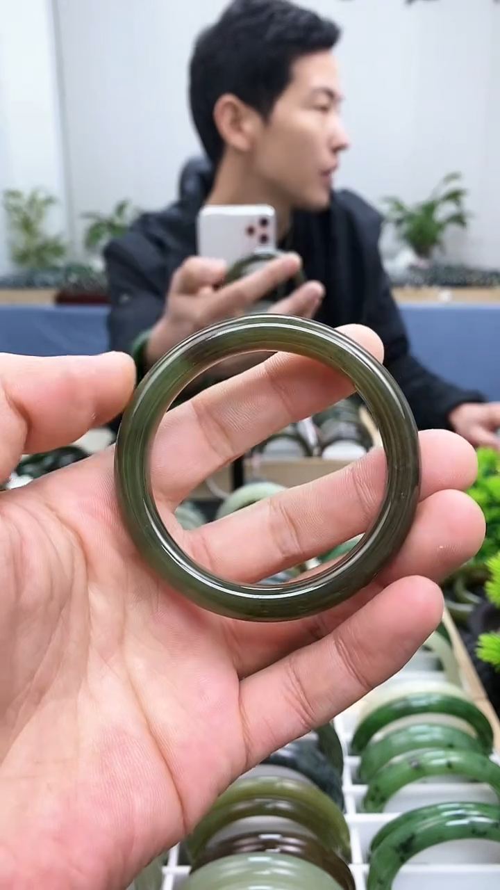 【闪购商品】和田玉手镯未镶嵌53