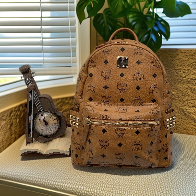 95新 MCM 26干邑色小号双肩包/SD11808014/8014