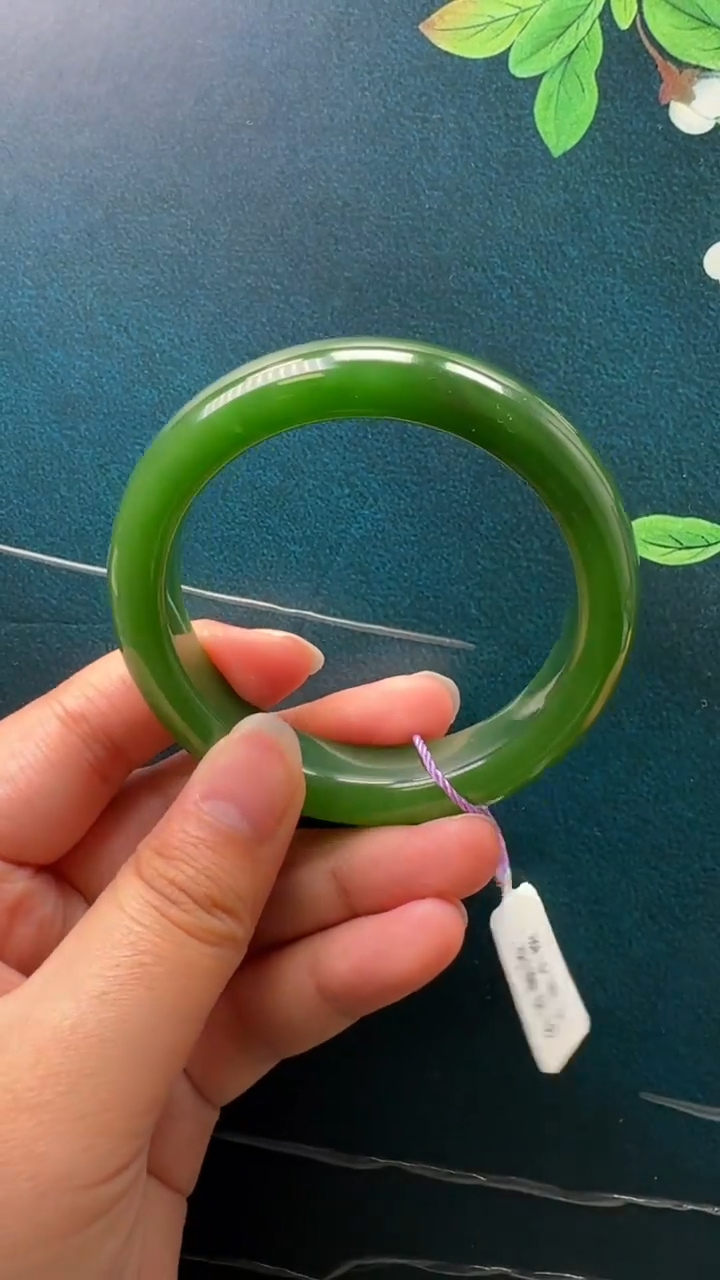 未镶嵌手镯和田玉手镯