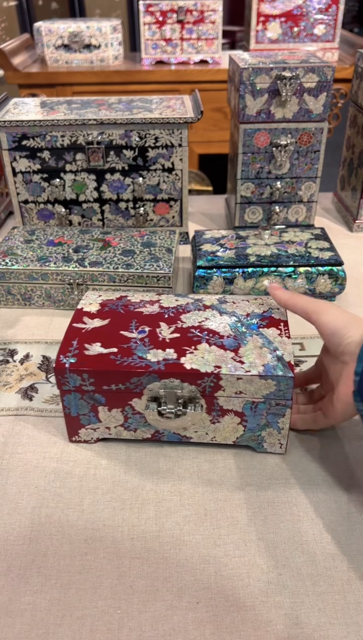 【闪购商品】鱼锁绒布底·弘贝雅螺钿漆器文化馆