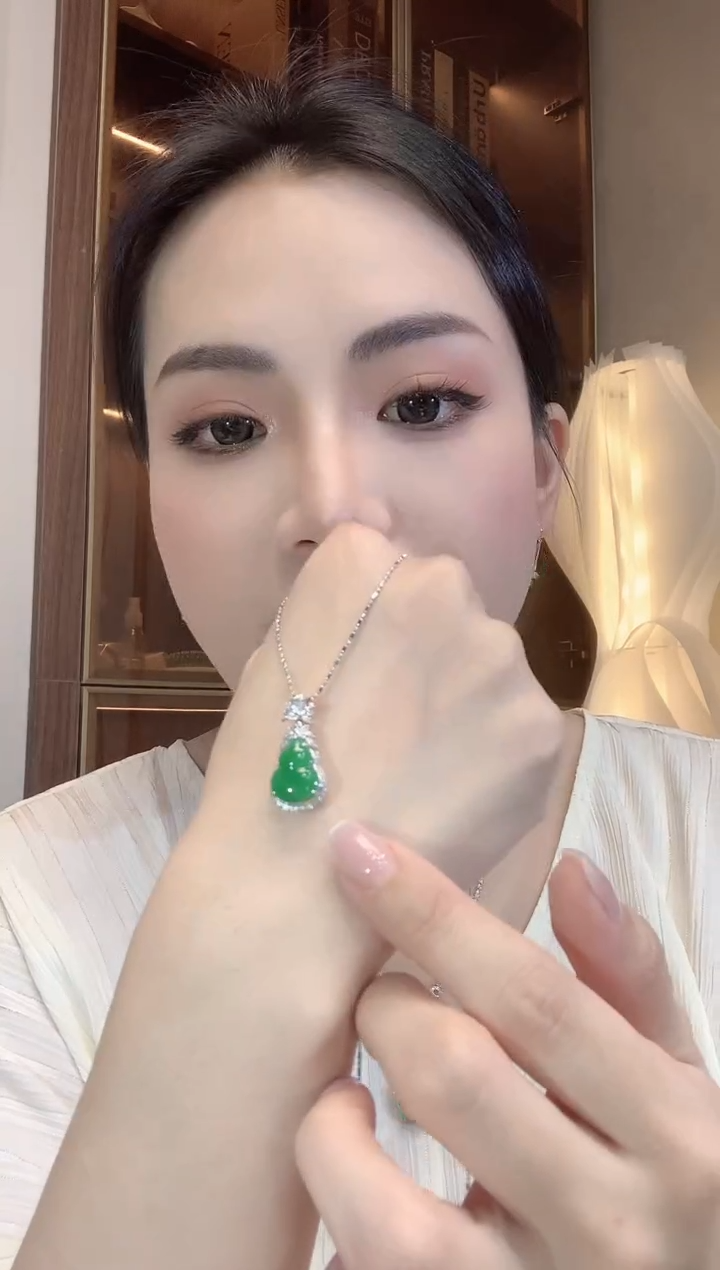 翡翠18K金镶嵌吊坠(不含链)A26