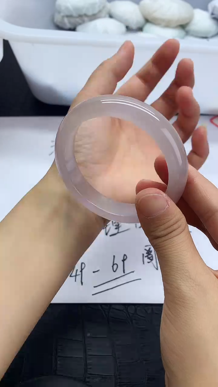 115冰透飘花手镯即拍即所的55-56