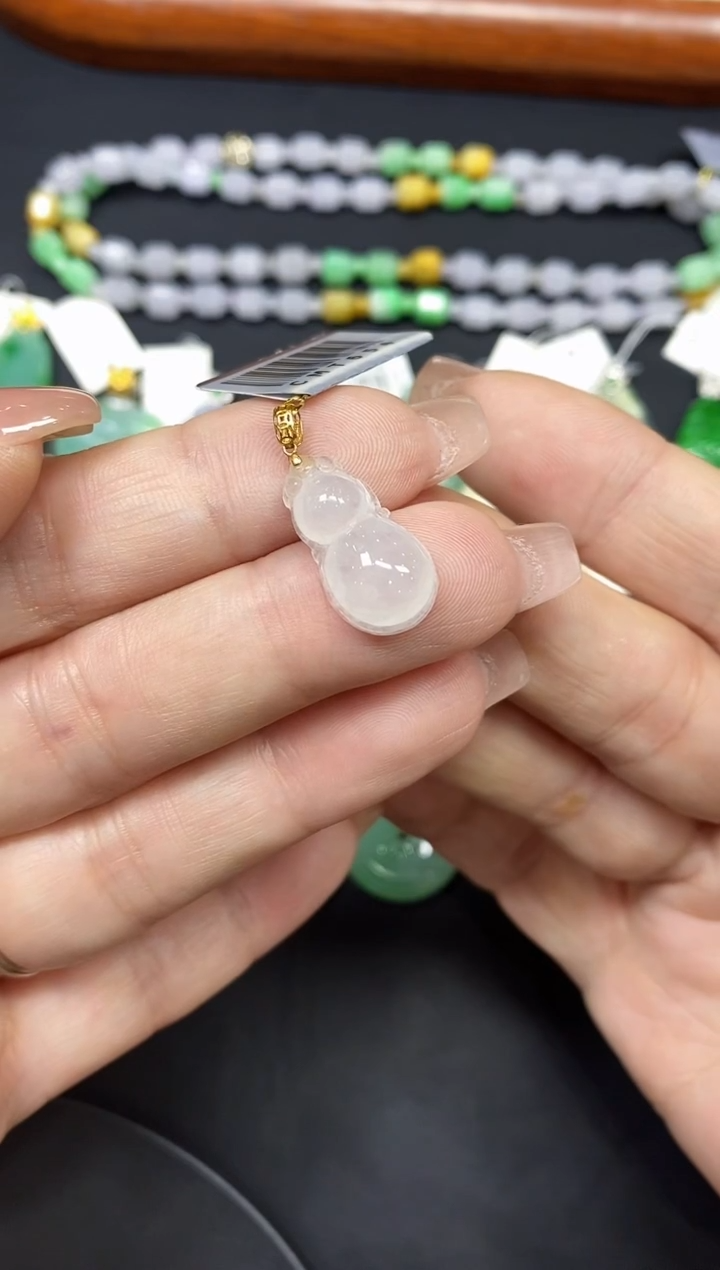 吊坠(不含链)18K金镶嵌翡翠葫芦18K金扣镶嵌@@CMT654