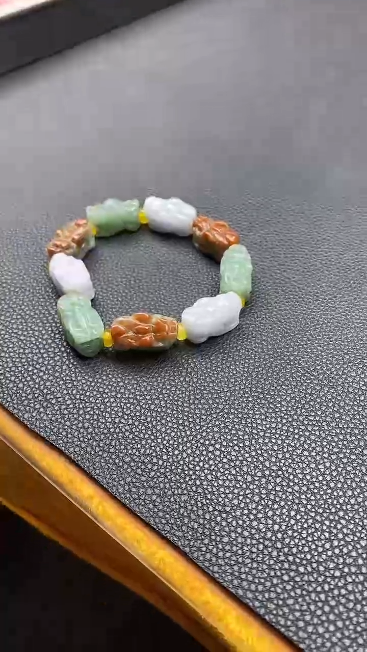 【闪购商品】翡翠颈饰未镶嵌手串