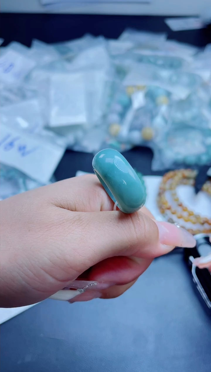 翡翠戒指未镶嵌戒圈