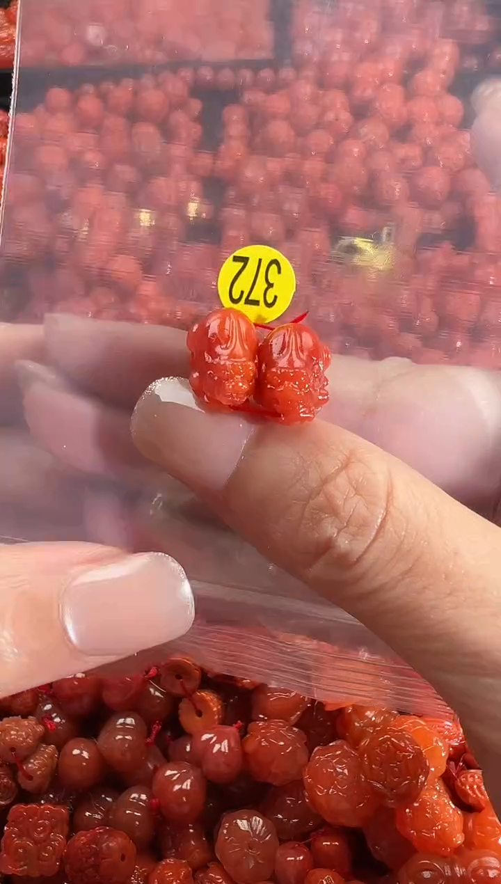 颈饰未镶嵌南红玛瑙1