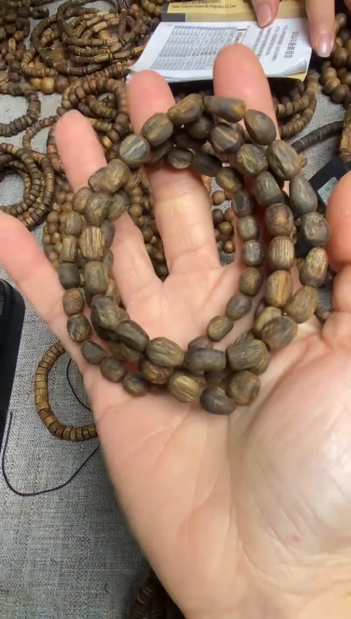 沉香手串沉水级小留疤珠单圈手串5+多样性发一