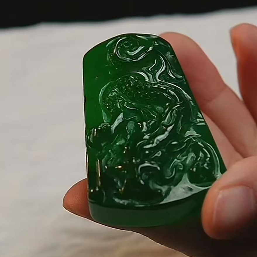 【华夏文物甄选商店02235】翡翠龙牌