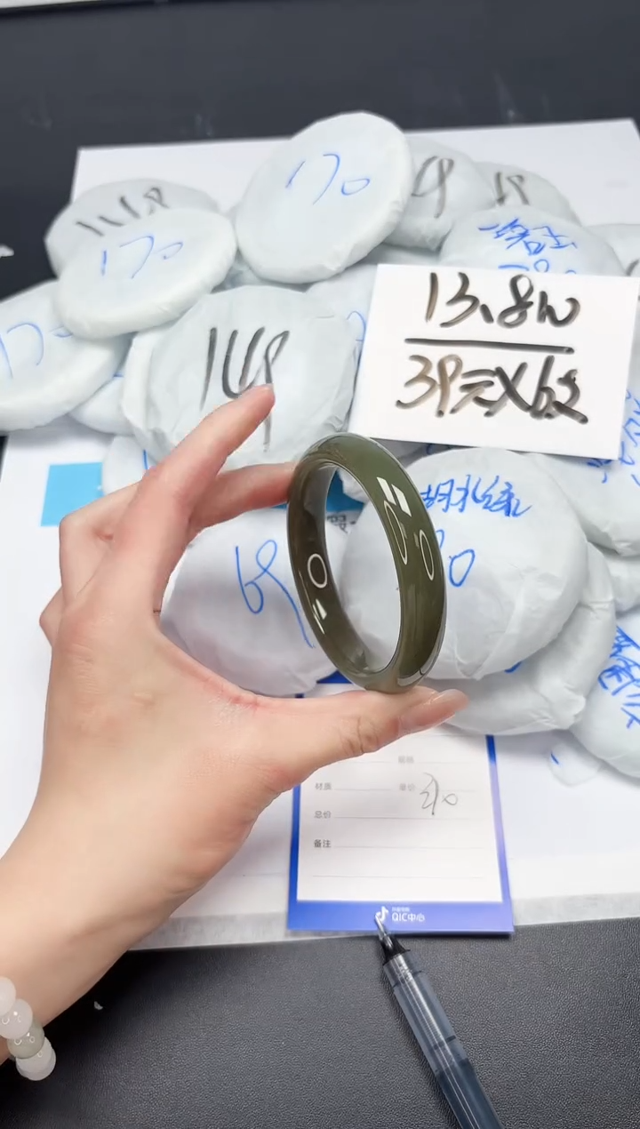 【闪购商品】和田玉手镯未镶嵌A350-59.7