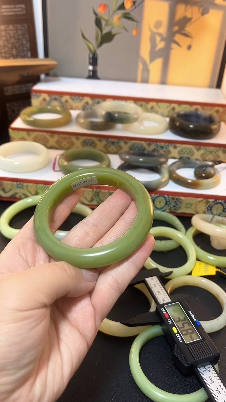 【闪购商品】和田玉手镯未镶嵌新疆若羌青黄口62