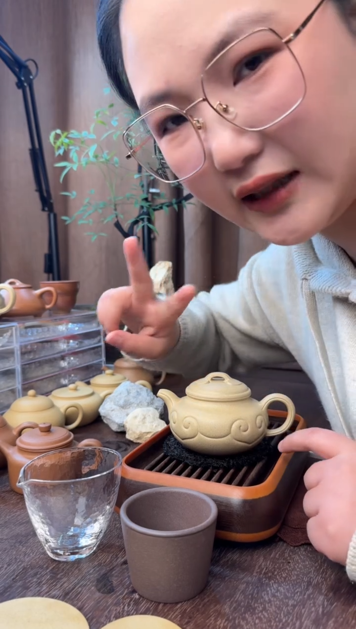茶壶紫砂仿古如意-超精工半手-至纯本绿-容量：230CC”预售一个月“