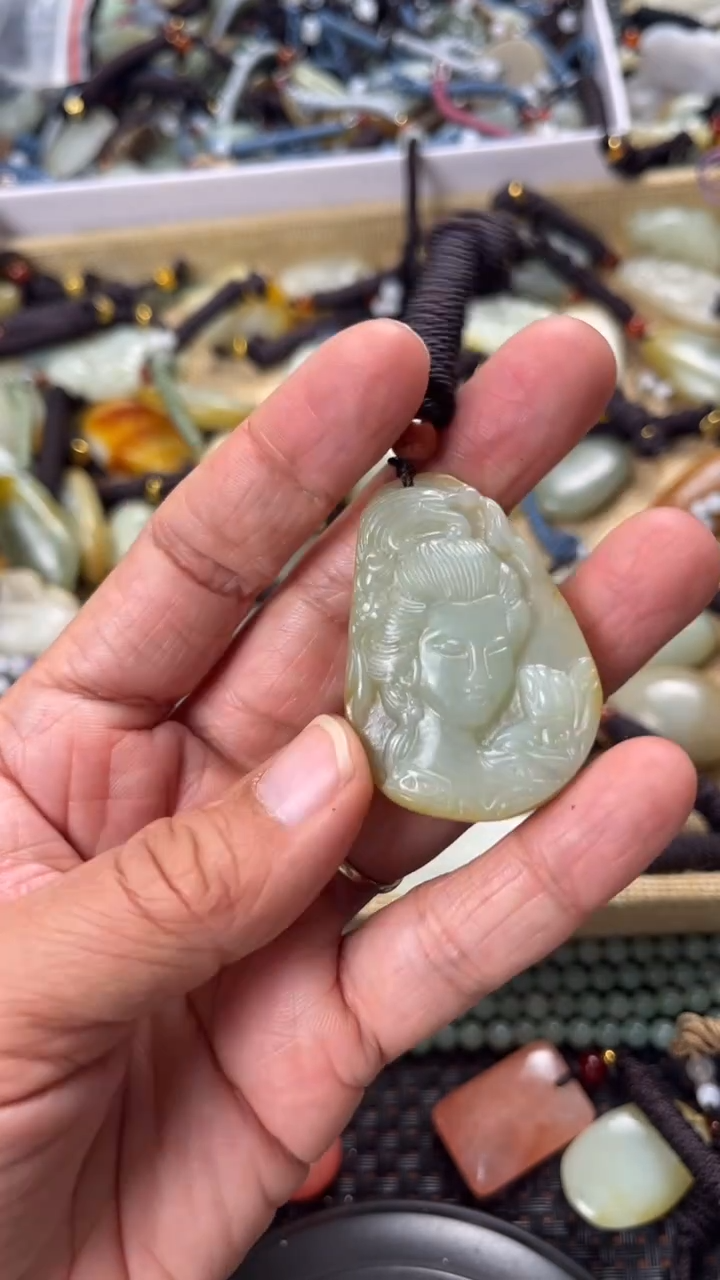 【闪购商品】和田玉颈饰未镶嵌多样性发货没有证书拍一发一有瑕