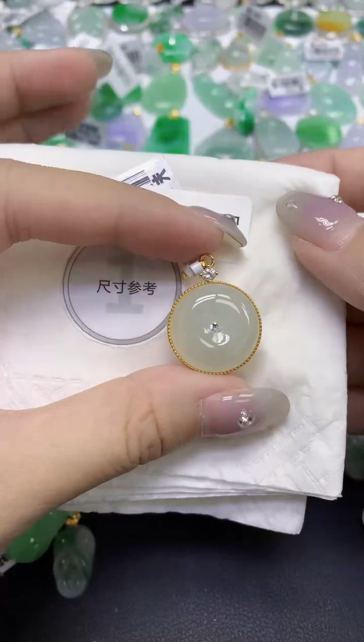 颈饰未镶嵌翡翠天然缅甸翡翠A货百元以上9元证书费自理