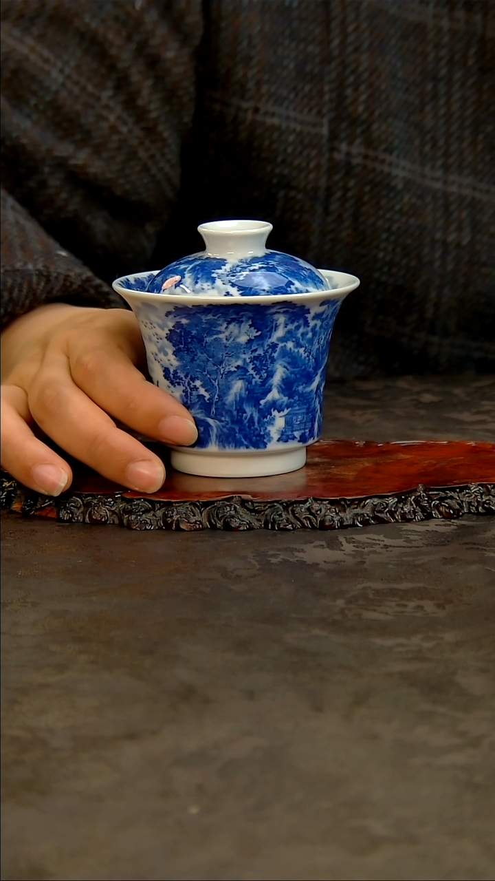 【闪购商品】青花手绘山水俩才盖碗！