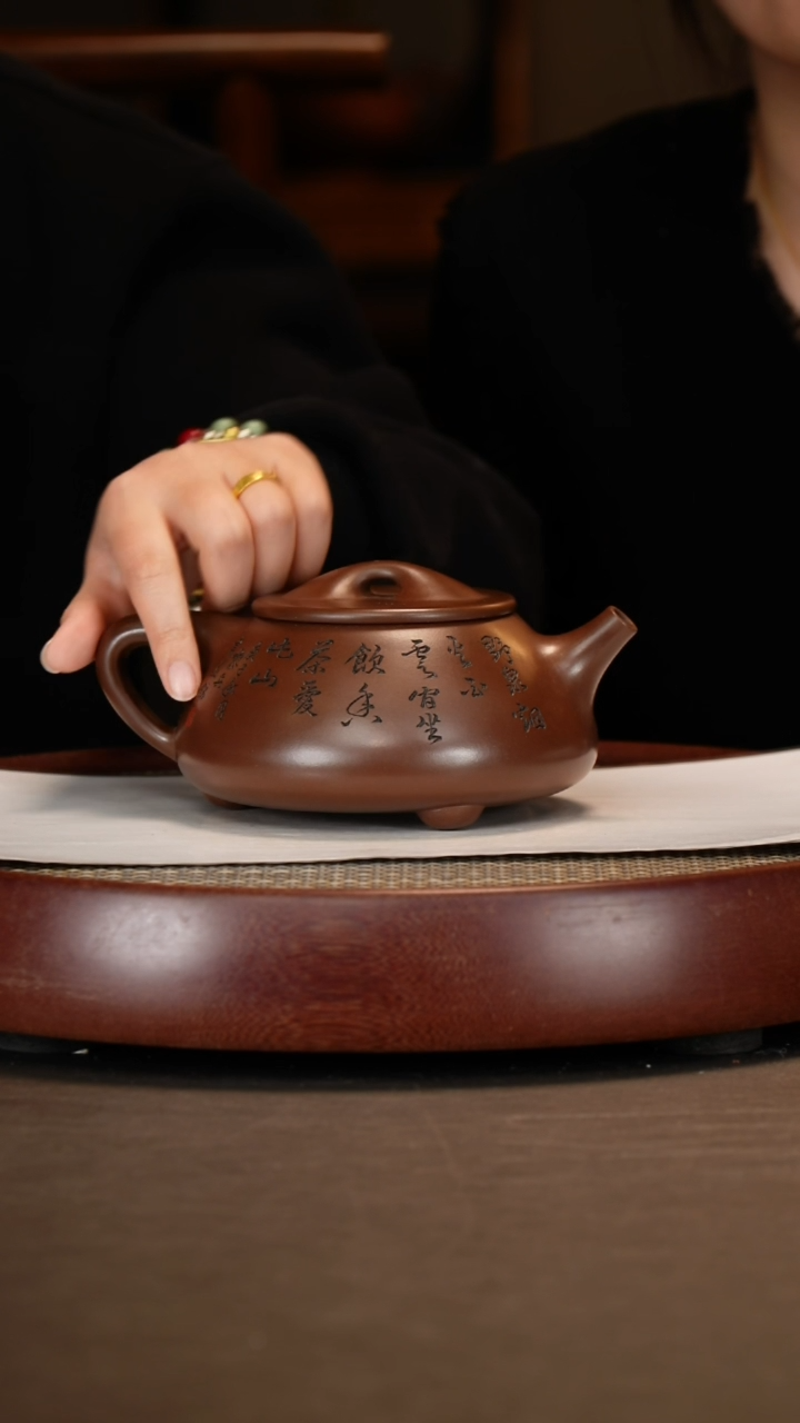 【闪购商品】紫砂茶壶景舟石瓢420c山水画+松鼠葡萄杯+墨宝