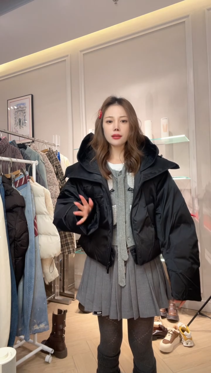 avvenn 羽羽服 备注尺码sm 原价2990