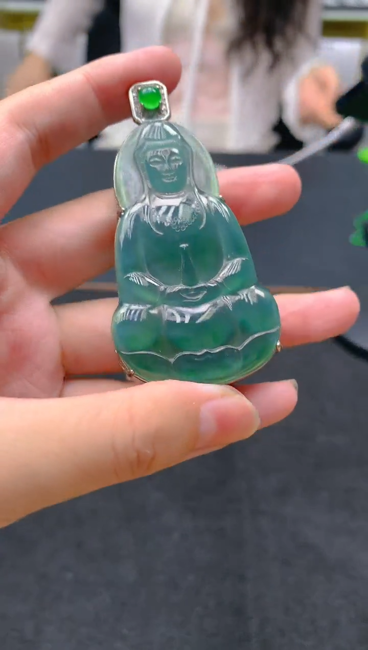 翡翠未镶嵌颈饰天然A货翡翠