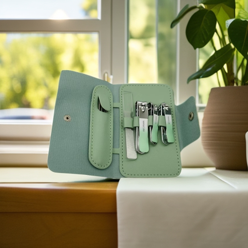 绿色绿色指甲刀掏耳勺套装