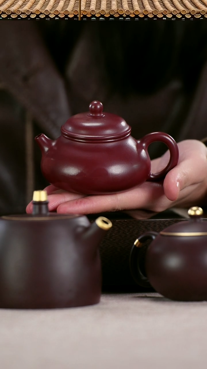 茶壶紫砂纯料龙血砂精工容天130cc