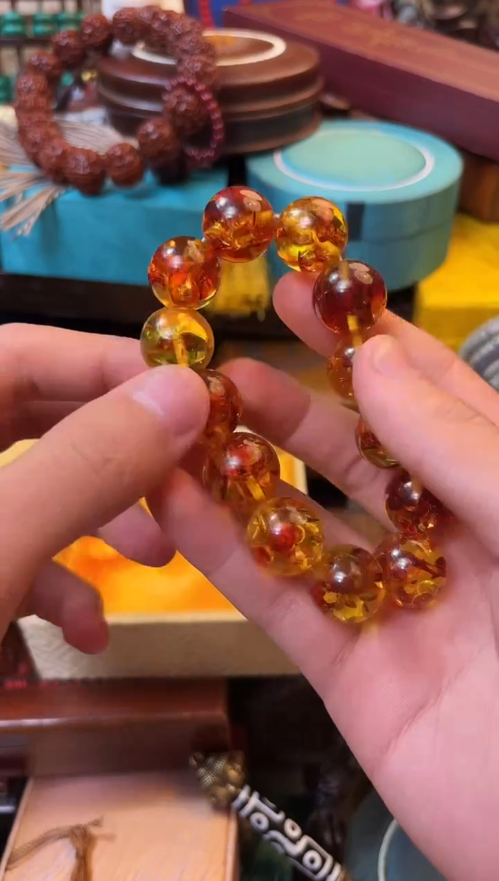 未镶嵌琥珀裸石——————————————1