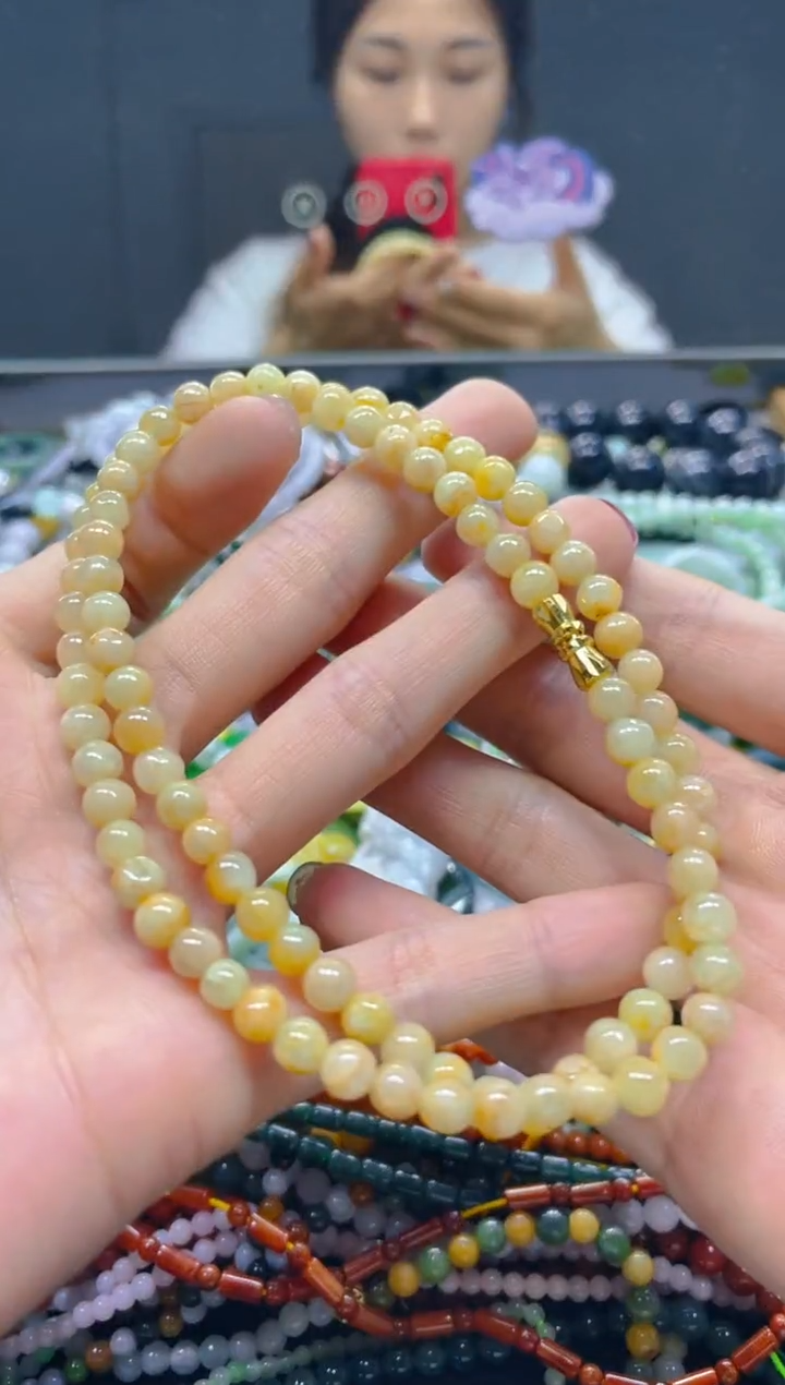 颈饰未镶嵌翡翠5MM/T/翡翠A货，一件也是批发价