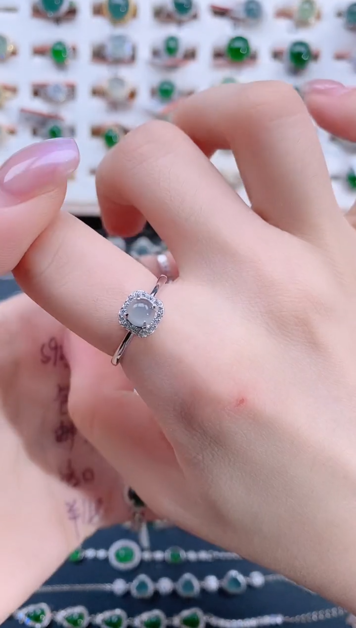 翡翠戒指银S925镶嵌天然翡翠