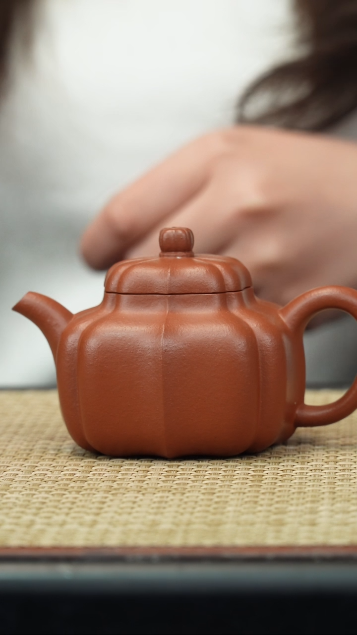 【闪购商品】紫砂茶壶生砂筋纹德钟150c